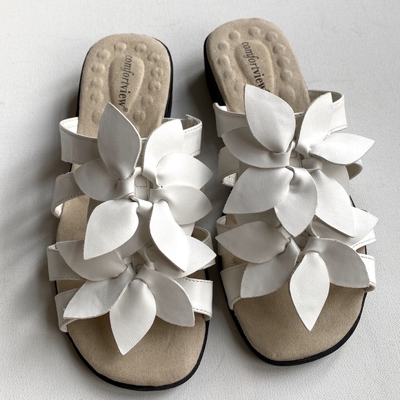 Comfortview The Paula White Floral Sandal, Size 7 1/2W - Picture 5 of 10